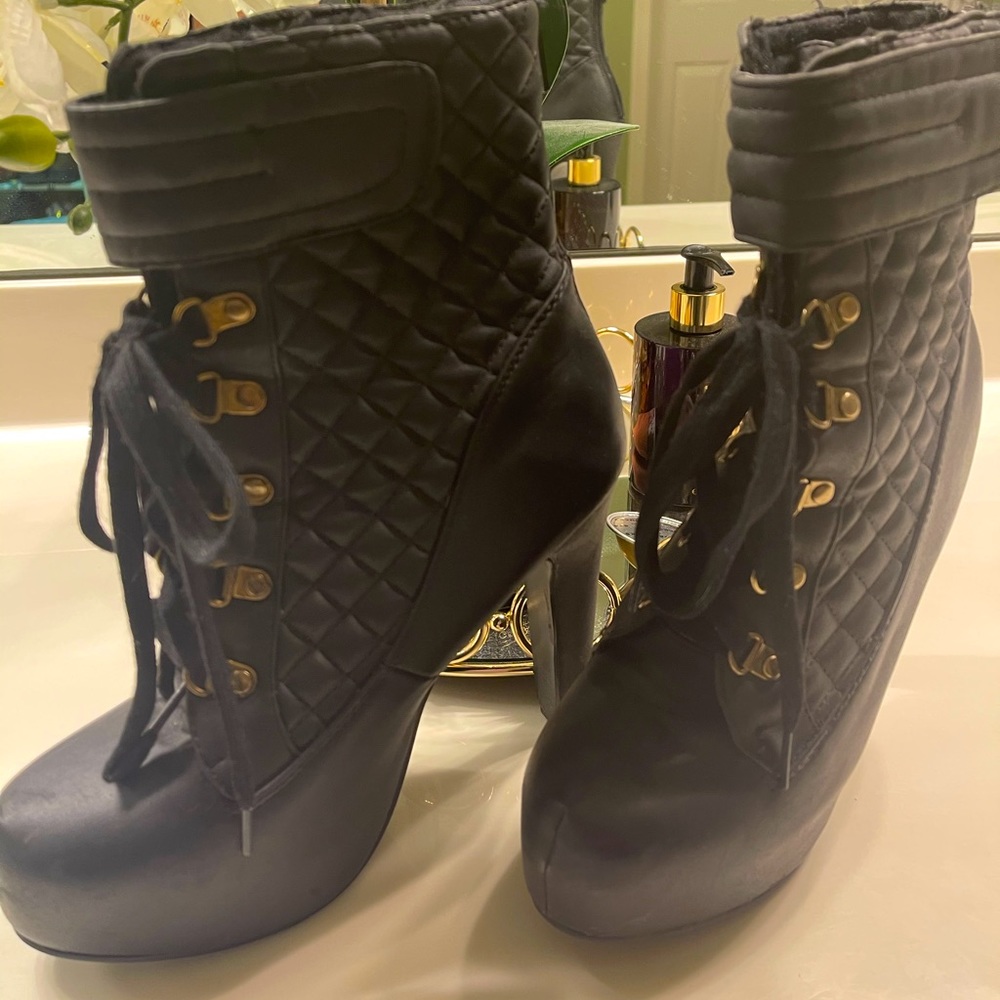 Black ankle platform boots